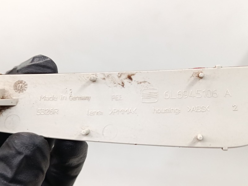 Recambio de catadioptrico trasero derecho para seat ibiza iii (6l1) 1.9 tdi referencia OEM IAM 6L6945106A  