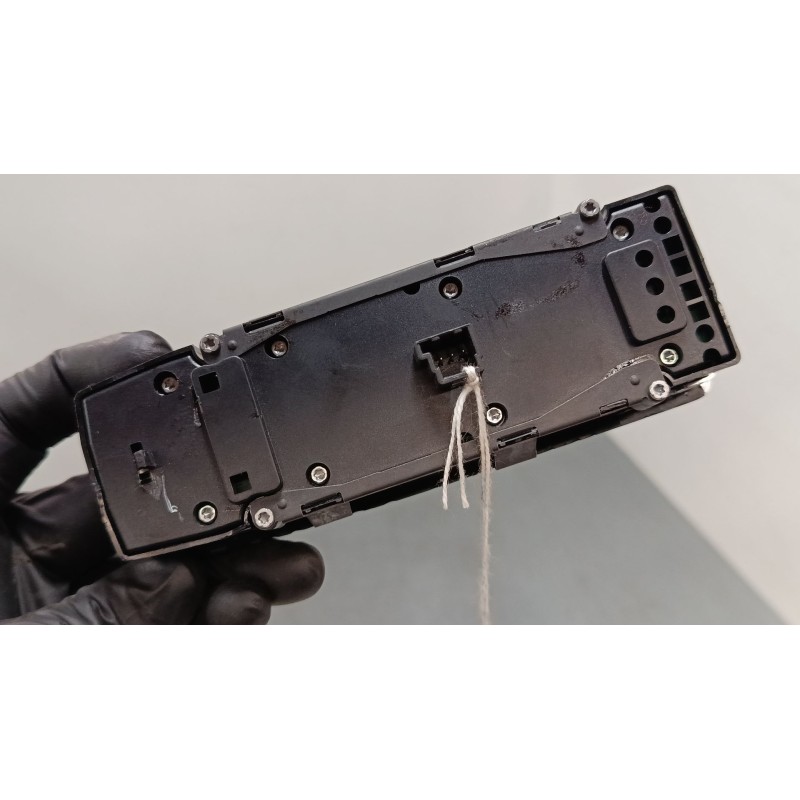 Recambio de mando elevalunas delantero izquierdo para mercedes-benz clase a (w176) a 220 d (176.003) referencia OEM IAM A1669054