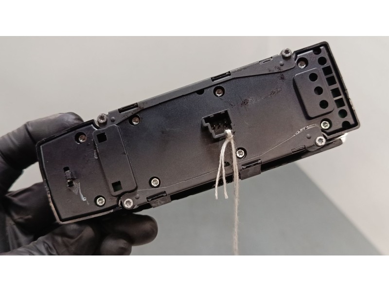 Recambio de mando elevalunas delantero izquierdo para mercedes-benz clase a (w176) a 220 d (176.003) referencia OEM IAM A1669054