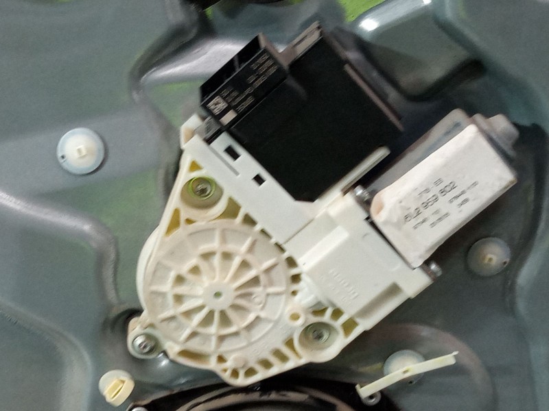 Recambio de elevalunas electrico izquierdo 3p para seat ibiza iii (6l1) 1.4 16v referencia OEM IAM 6L3837751CH  