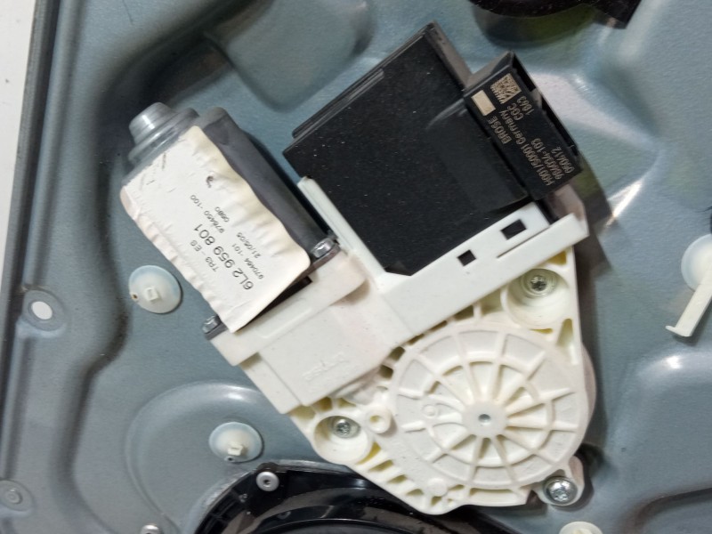 Recambio de elevalunas electrico derecho 3p para seat ibiza iii (6l1) 1.4 16v referencia OEM IAM 6L3837752CQ  