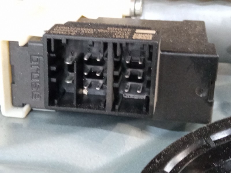 Recambio de elevalunas electrico derecho 3p para seat ibiza iii (6l1) 1.4 16v referencia OEM IAM 6L3837752CQ  