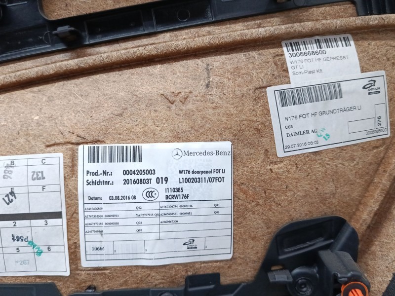 Recambio de guarnecido puerta trasero izquierdo para mercedes-benz clase a (w176) a 220 d (176.003) referencia OEM IAM   