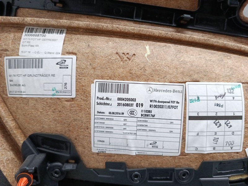 Recambio de guarnecido puerta trasera derecha para mercedes-benz clase a (w176) a 220 d (176.003) referencia OEM IAM   