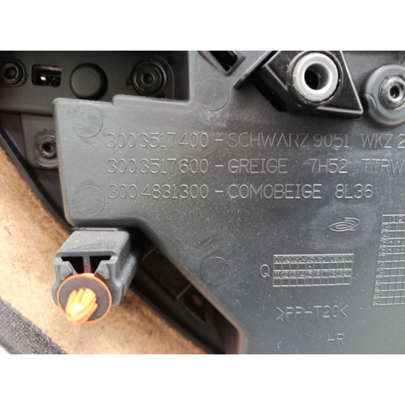 Recambio de guarnecido puerta trasera derecha para mercedes-benz clase a (w176) a 220 d (176.003) referencia OEM IAM   