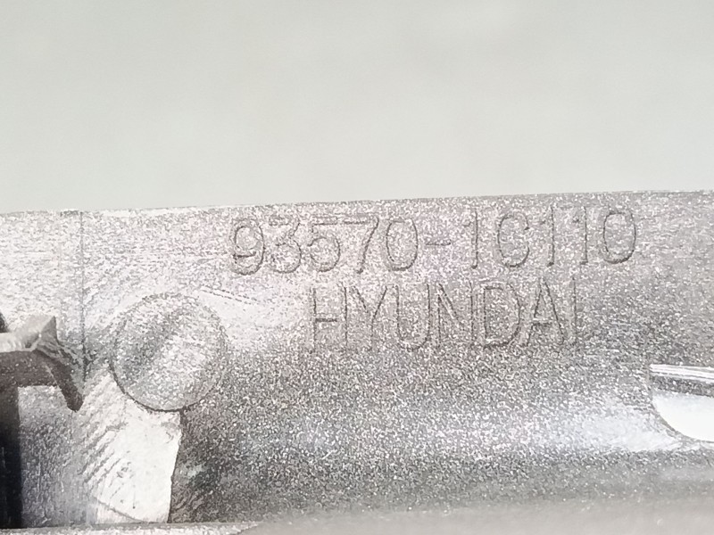 Recambio de mando elevalunas delantero izquierdo para hyundai getz (tb) 1.6 referencia OEM IAM 935701C010  