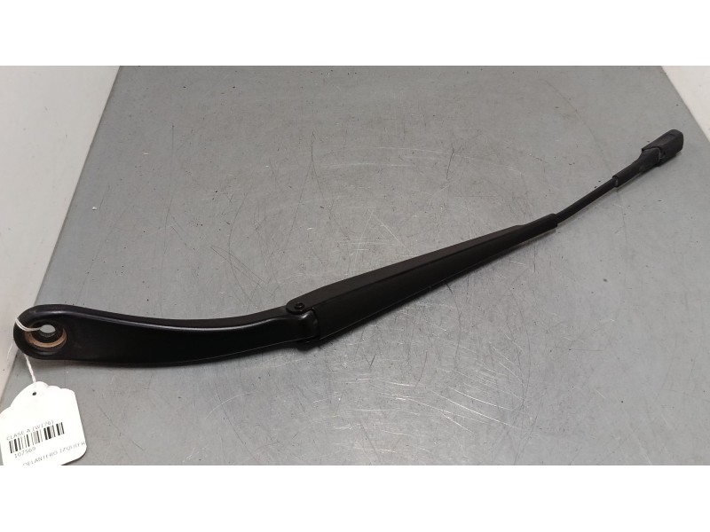 Recambio de brazo limpia delantero izquierdo para mercedes-benz clase a (w176) a 220 d (176.003) referencia OEM IAM A1768203400 