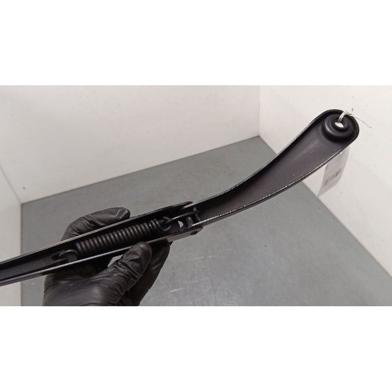 Recambio de brazo limpia delantero izquierdo para mercedes-benz clase a (w176) a 220 d (176.003) referencia OEM IAM A1768203400 