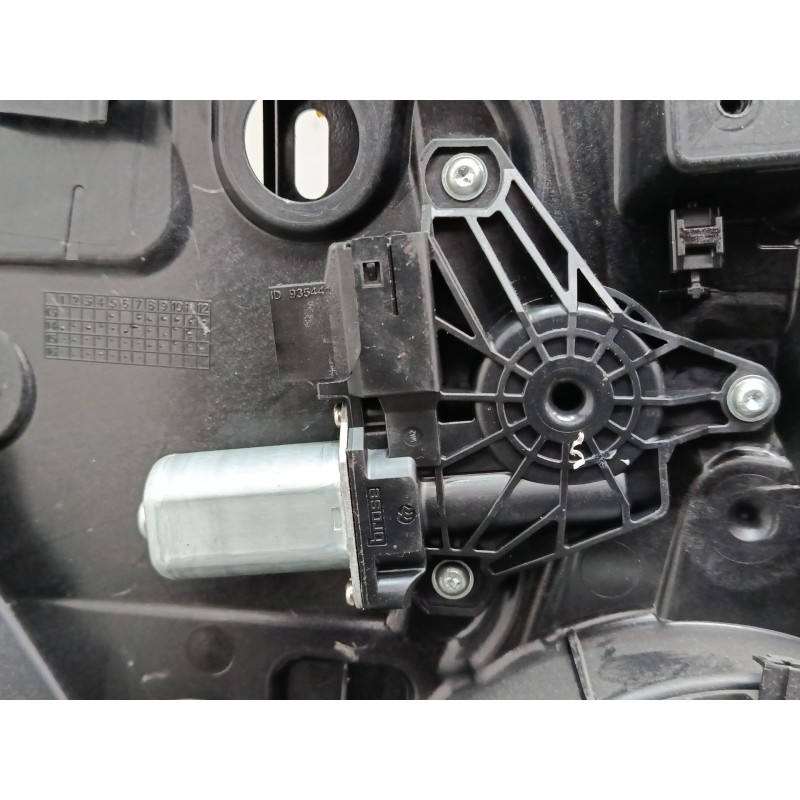 Recambio de elevalunas electrico trasero izquierdo para mercedes-benz clase a (w176) a 220 d (176.003) referencia OEM IAM A12376