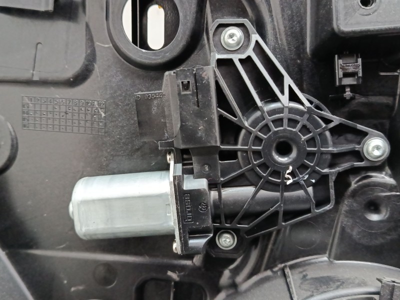 Recambio de elevalunas electrico trasero izquierdo para mercedes-benz clase a (w176) a 220 d (176.003) referencia OEM IAM A12376