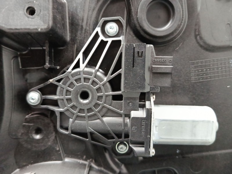 Recambio de elevalunas electrico trasero derecho para mercedes-benz clase a (w176) a 220 d (176.003) referencia OEM IAM A1767304