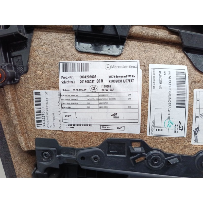 Recambio de guarnecido puerta delantera derecha para mercedes-benz clase a (w176) a 220 d (176.003) referencia OEM IAM A17672014