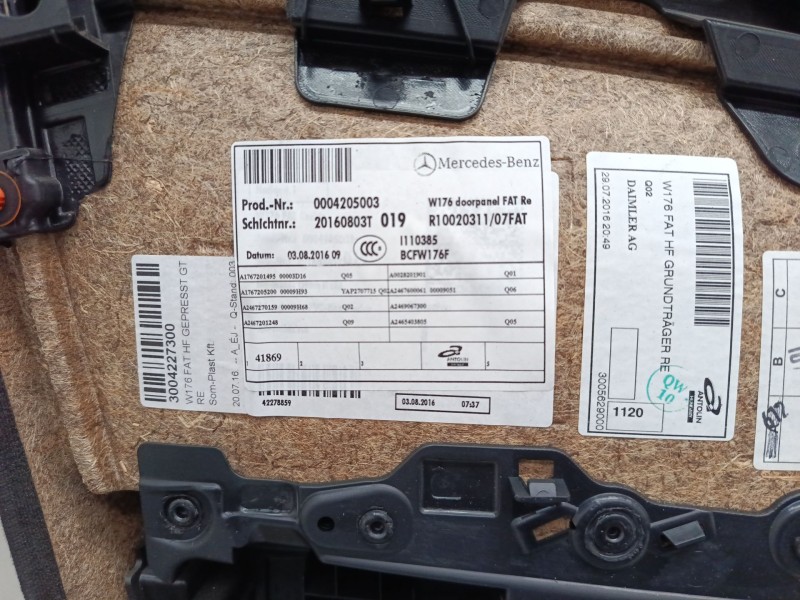 Recambio de guarnecido puerta delantera derecha para mercedes-benz clase a (w176) a 220 d (176.003) referencia OEM IAM A17672014