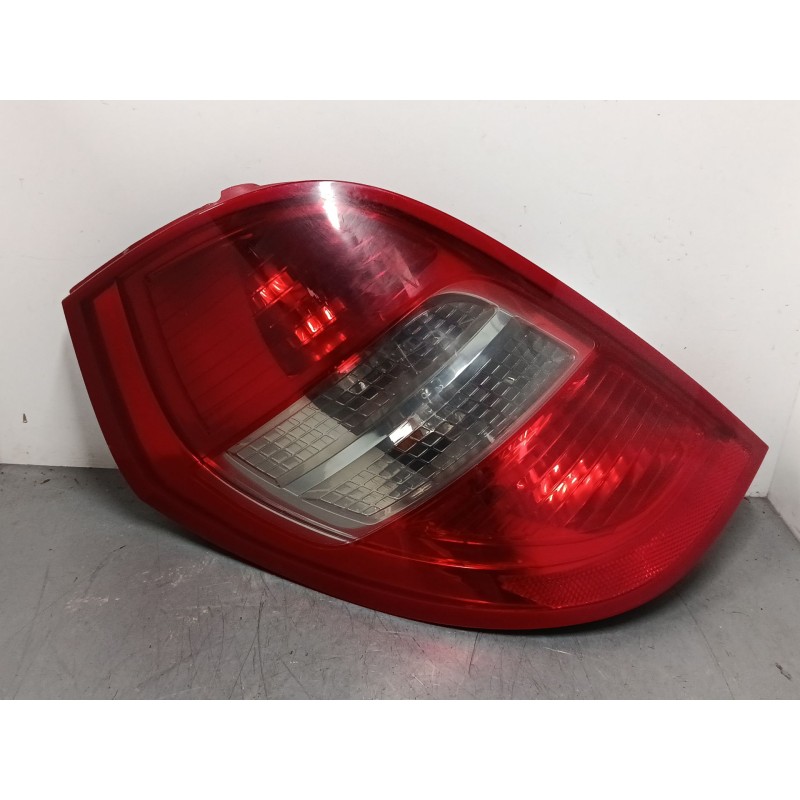 Recambio de piloto trasero izquierdo para mercedes-benz clase a (w169) a 180 cdi (169.007, 169.307) referencia OEM IAM A16982027