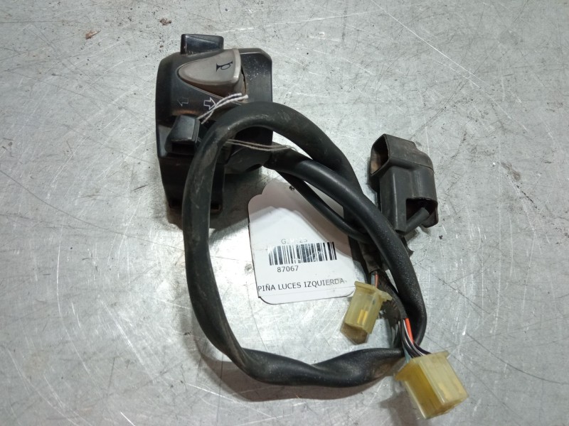Recambio de piña luces izquierda para honda glr125 referencia OEM IAM   