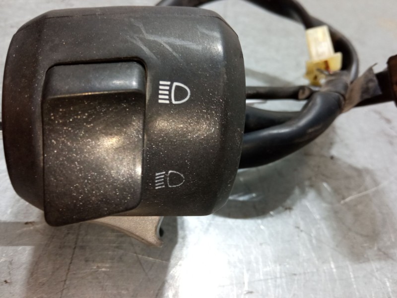 Recambio de piña luces izquierda para honda glr125 referencia OEM IAM   
