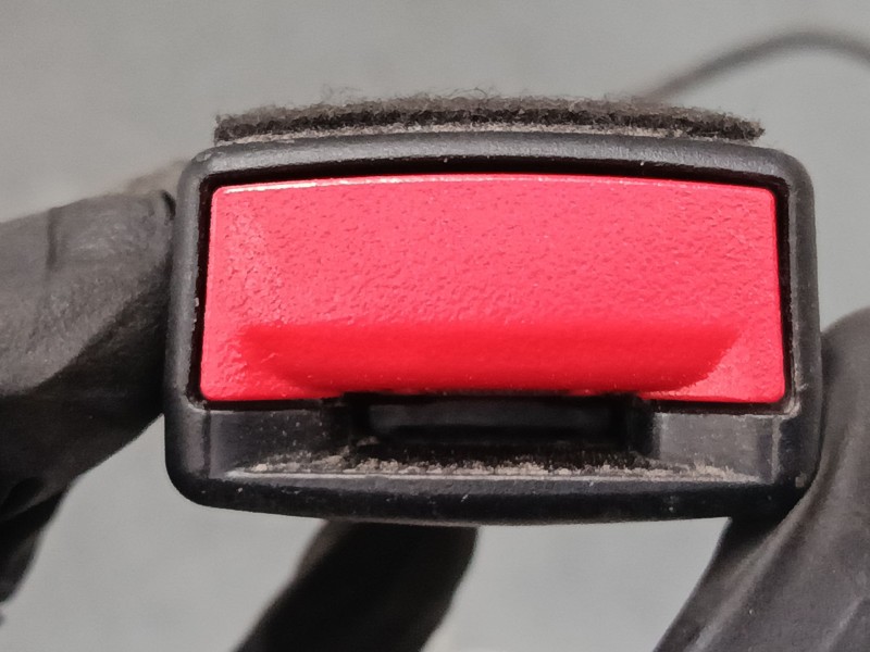 Recambio de anclaje cinturon delantero izquierdo para mercedes-benz clase a (w176) a 220 d (176.003) referencia OEM IAM   