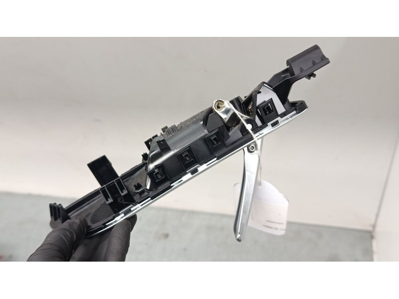 Recambio de maneta interior puerta trasera izquierda para mercedes-benz clase a (w176) a 220 d (176.003) referencia OEM IAM A246