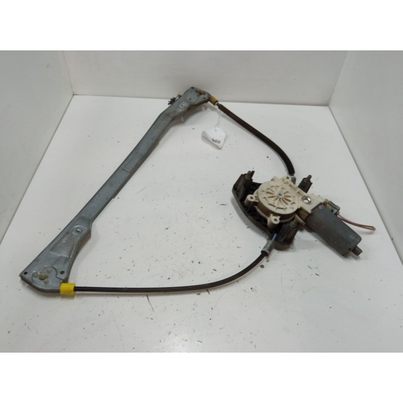 Recambio de elevalunas electrico delantero derecho para renault clio ii (bb_, cb_) 1.2 (bb0a, bb0f, bb10, bb1k, bb28, bb2d, bb2h