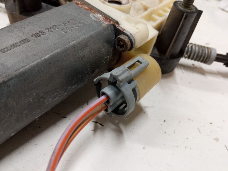 Recambio de elevalunas electrico delantero derecho para renault clio ii (bb_, cb_) 1.2 (bb0a, bb0f, bb10, bb1k, bb28, bb2d, bb2h