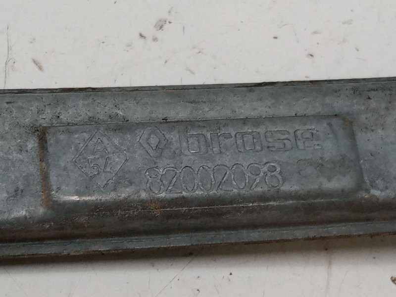 Recambio de elevalunas electrico delantero derecho para renault clio ii (bb_, cb_) 1.2 (bb0a, bb0f, bb10, bb1k, bb28, bb2d, bb2h