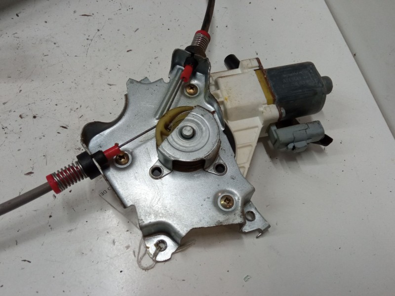 Recambio de elevalunas electrico delantero derecho para nissan micra iii (k12) 1.2 16v referencia OEM IAM 0130822203  