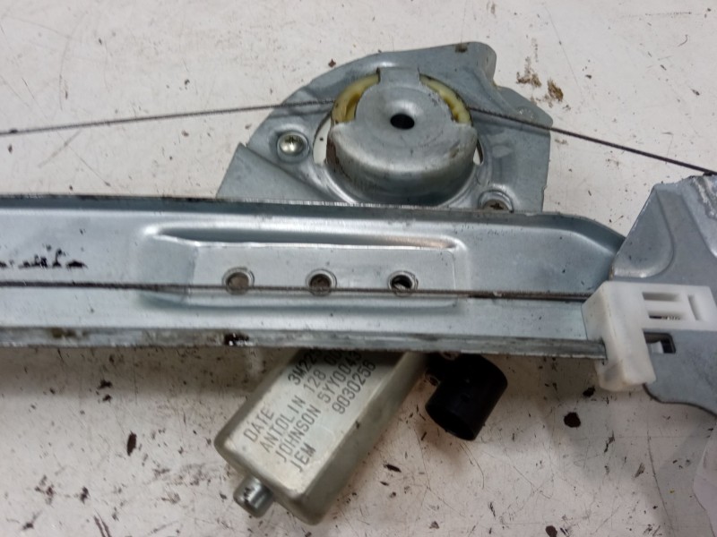 Recambio de elevalunas electrico delantero derecho para dacia sandero (bs_) 1.6 mpi 85 (bs03) referencia OEM IAM   