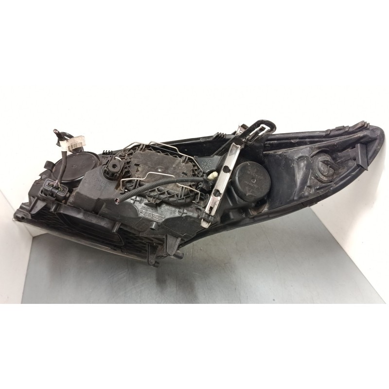 Recambio de faro derecho para renault megane iii grandtour (kz0/1) 1.2 tce (kz2b, kz11) referencia OEM IAM 260101010R  