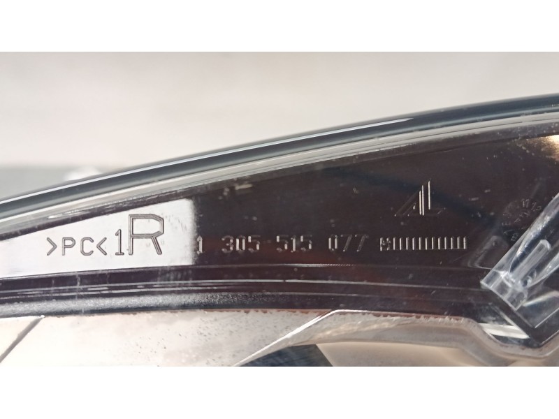 Recambio de faro derecho para renault megane iii grandtour (kz0/1) 1.2 tce (kz2b, kz11) referencia OEM IAM 260101010R  