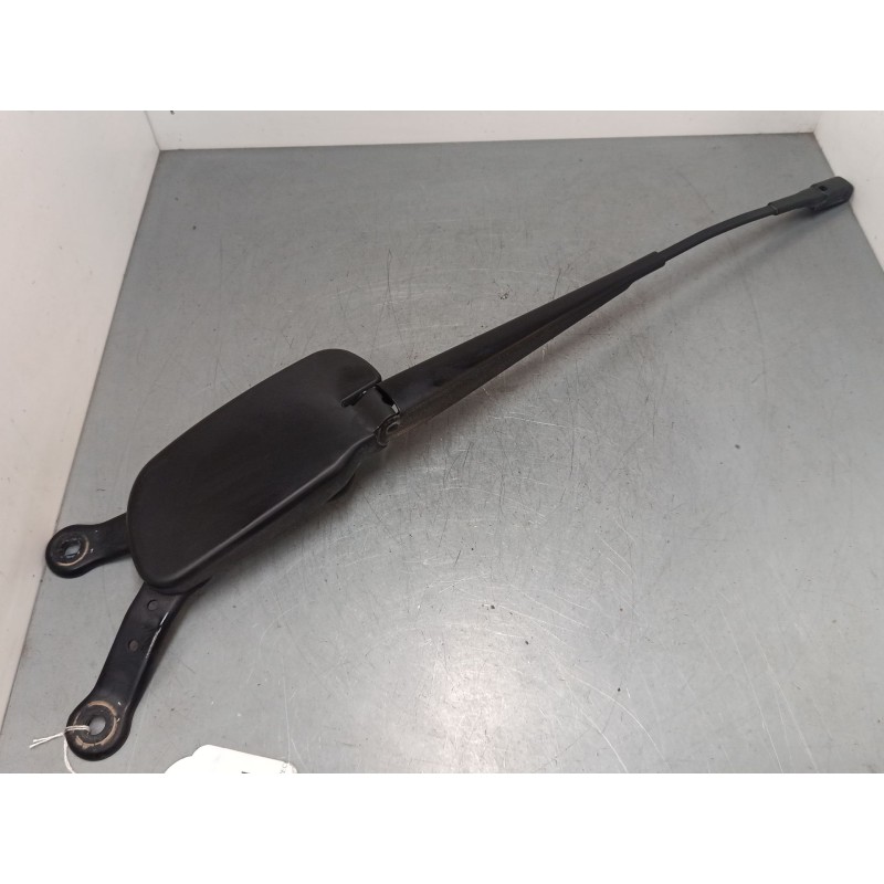 Recambio de brazo limpia delantero derecho para mercedes-benz clase a (w176) a 220 d (176.003) referencia OEM IAM a1768203600  