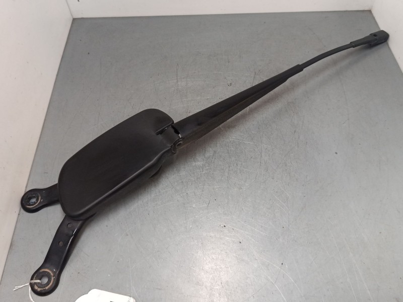 Recambio de brazo limpia delantero derecho para mercedes-benz clase a (w176) a 220 d (176.003) referencia OEM IAM a1768203600  