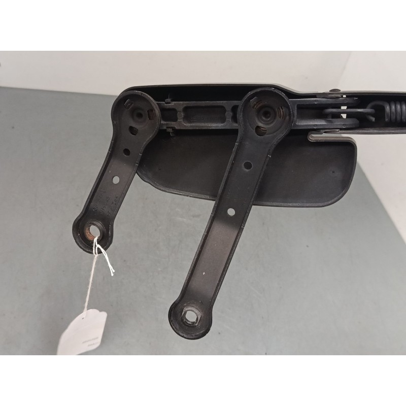 Recambio de brazo limpia delantero derecho para mercedes-benz clase a (w176) a 220 d (176.003) referencia OEM IAM a1768203600  