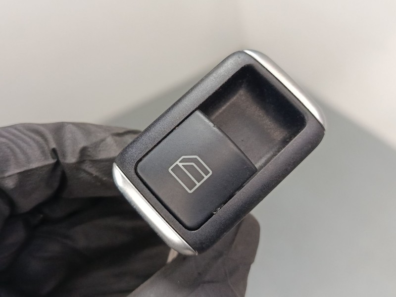Recambio de mando elevalunas trasero derecho para mercedes-benz clase a (w176) a 220 d (176.003) referencia OEM IAM A2049058102 