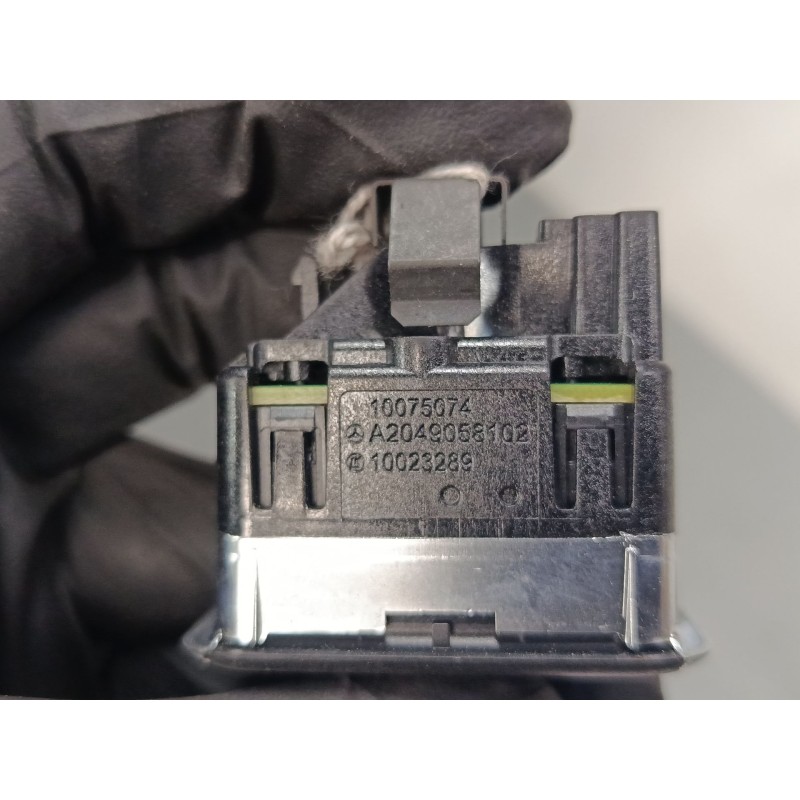 Recambio de mando elevalunas trasero derecho para mercedes-benz clase a (w176) a 220 d (176.003) referencia OEM IAM A2049058102 