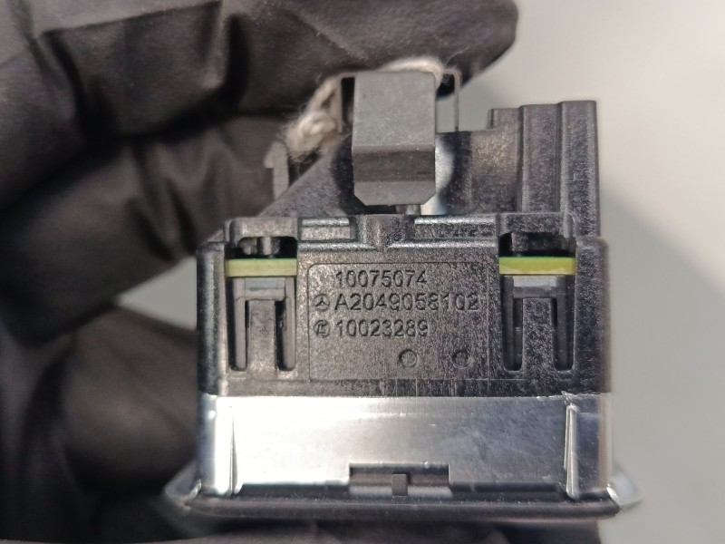 Recambio de mando elevalunas trasero derecho para mercedes-benz clase a (w176) a 220 d (176.003) referencia OEM IAM A2049058102 