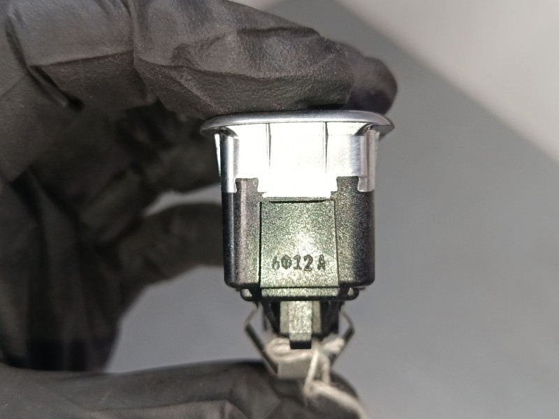 Recambio de mando elevalunas trasero derecho para mercedes-benz clase a (w176) a 220 d (176.003) referencia OEM IAM A2049058102 