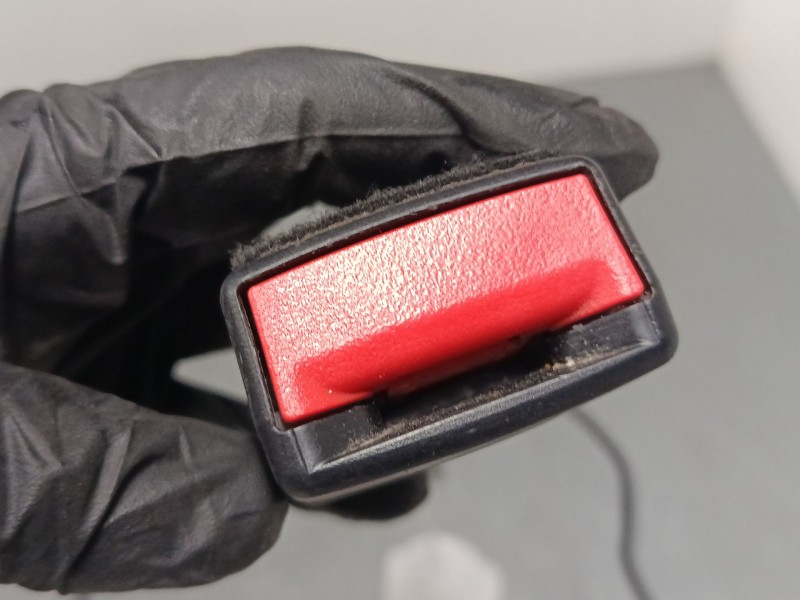 Recambio de anclaje cinturon delantero derecho para mercedes-benz clase a (w176) a 220 d (176.003) referencia OEM IAM A246860016