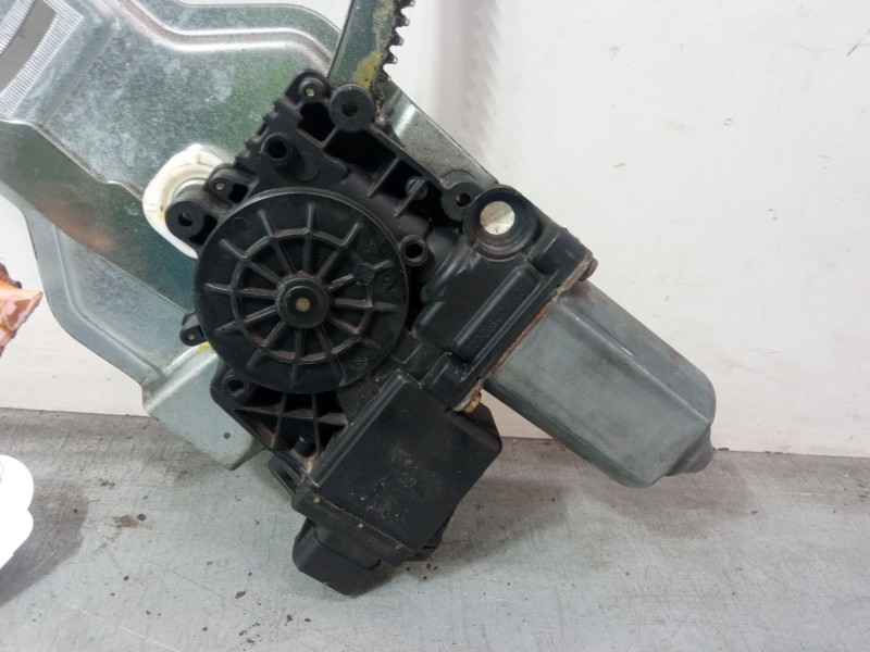 Recambio de elevalunas electrico delantero derecho para opel astra g descapotable (t98) 1.6 (f67) referencia OEM IAM 103394100  