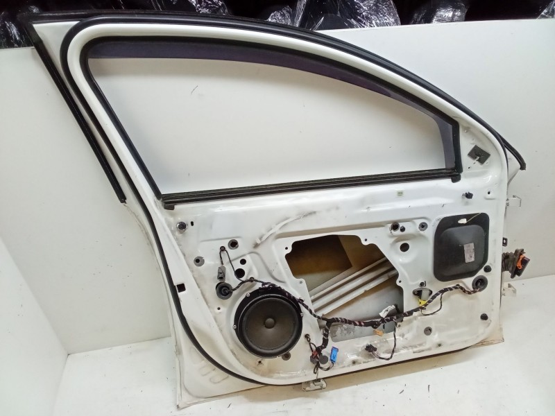 Recambio de puerta delantera izquierda para skoda superb ii station wagon (3t5) 2.0 tdi 16v referencia OEM IAM   