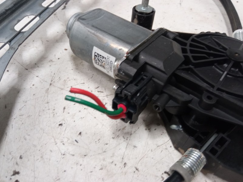 Recambio de elevalunas electrico delantero derecho para peugeot 108 1.2 referencia OEM IAM 430086K0  