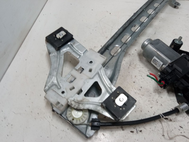 Recambio de elevalunas electrico delantero derecho para peugeot 108 1.2 referencia OEM IAM 430086K0  