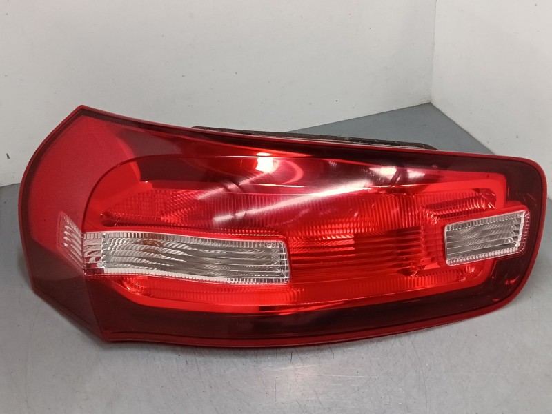 Recambio de piloto trasero izquierdo para citroën c4 picasso ii 1.6 hdi 90 referencia OEM IAM 9676120780  