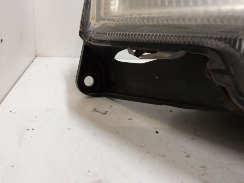 Recambio de faro derecho para citroën c3 i (fc_, fn_) 1.4 i referencia OEM IAM 9680157380  