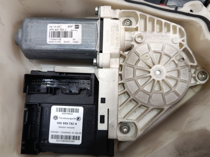 Recambio de elevalunas electrico delantero derecho para seat altea (5p1) 2.0 tdi referencia OEM IAM 5p0837402j  