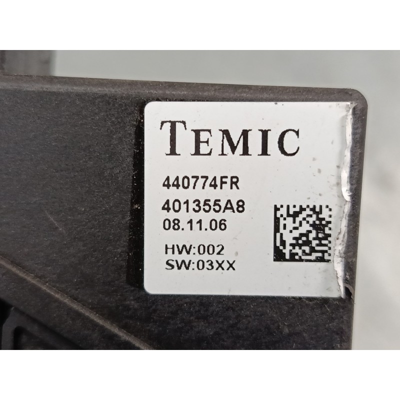 Recambio de elevalunas electrico delantero derecho para volkswagen polo iv (9n_, 9a_) 1.4 16v referencia OEM IAM 440774FR  