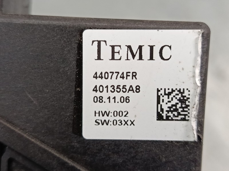 Recambio de elevalunas electrico delantero derecho para volkswagen polo iv (9n_, 9a_) 1.4 16v referencia OEM IAM 440774FR  