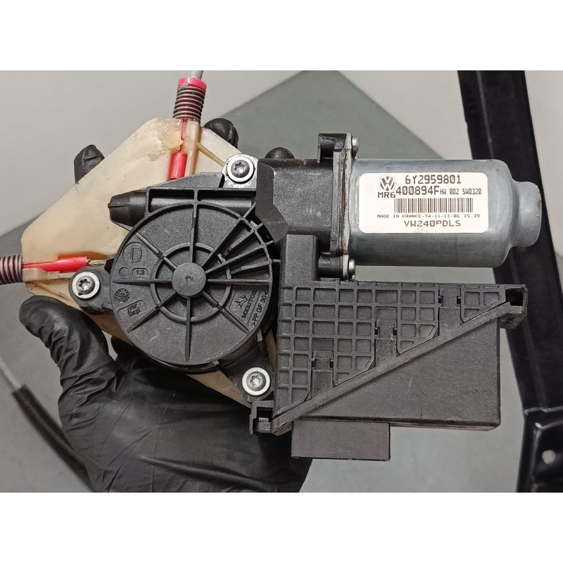 Recambio de elevalunas electrico delantero derecho para volkswagen polo iv (9n_, 9a_) 1.4 16v referencia OEM IAM 440774FR  
