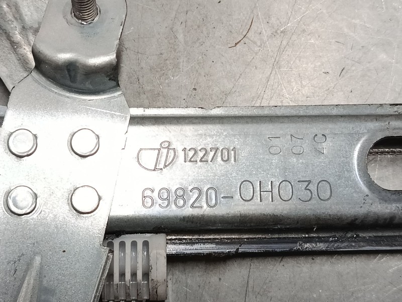 Recambio de elevalunas electrico delantero izquierdo para peugeot 108 1.2 referencia OEM IAM 698200H030  
