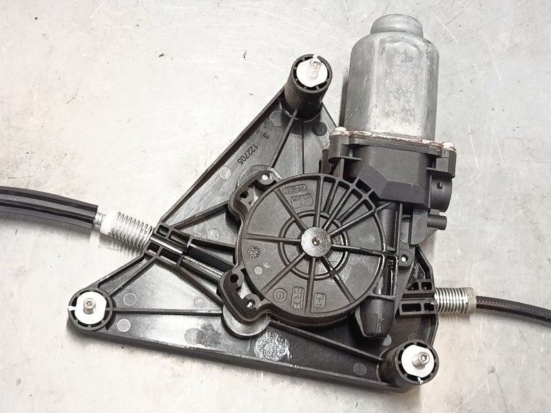 Recambio de elevalunas electrico delantero izquierdo para peugeot 108 1.2 referencia OEM IAM 698200H030  