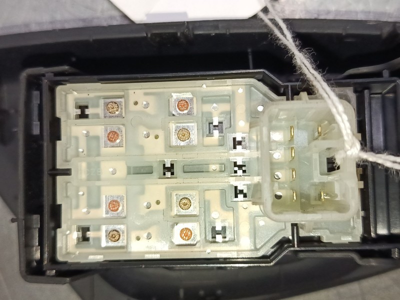 Recambio de mando elevalunas delantero izquierdo para peugeot 108 1.2 referencia OEM IAM   